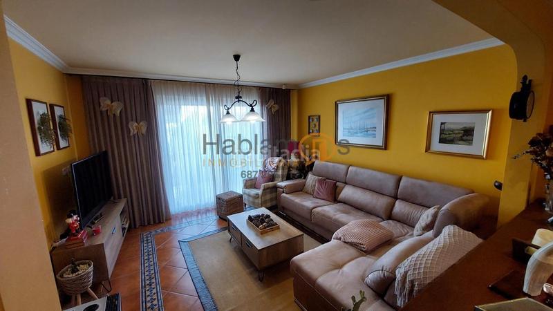 Foto 3dd59457-96c3-4143-a3fb-0f4215aa054c. Casa adosada en Sanxenxo pueblo Sanxenxo