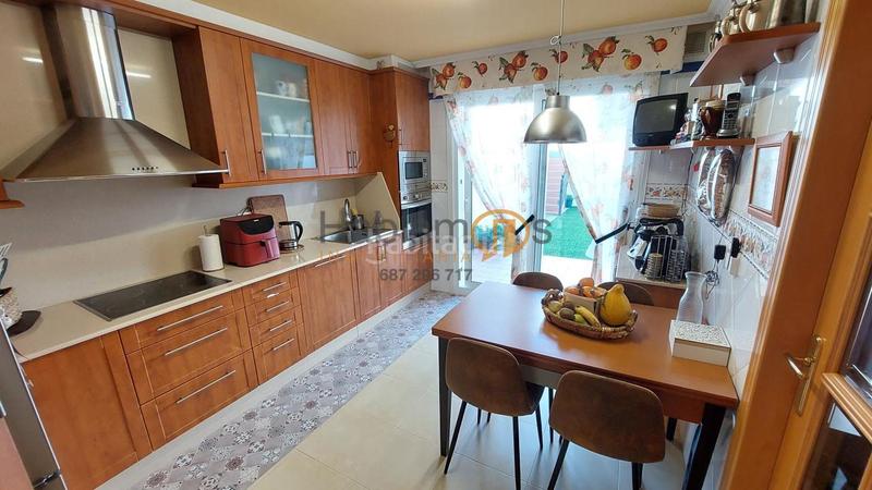 Foto a7100ee5-23e7-44f6-bb09-33e398a344e7. Semi detached house with parking pool in Sanxenxo pueblo Sanxenxo