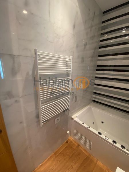 Foto 7f68d31c-8513-4cef-93c2-915347b15e79. Flat with parking in Centro Ourense