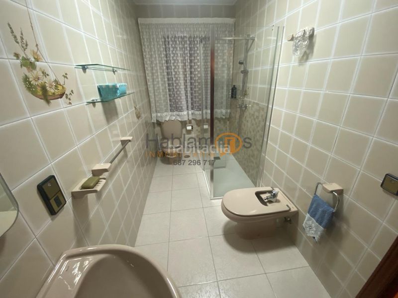 Foto 06b14bd3-d798-4c44-a2cc-edcefaaf2bd5. House with heating parking in Vilanova de Arousa