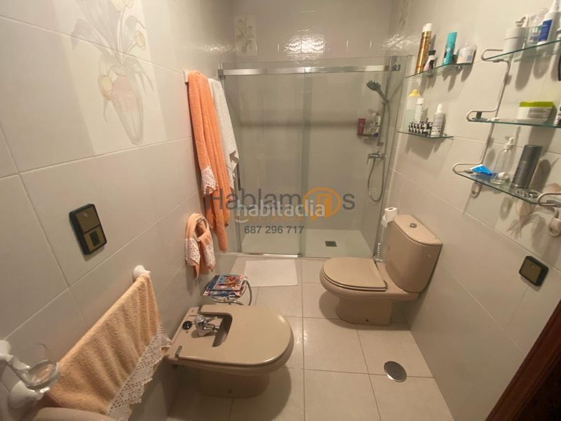 Foto 24a57f8d-b6d6-40d8-9c59-dec1b19ce51c. House with heating parking in Vilanova de Arousa