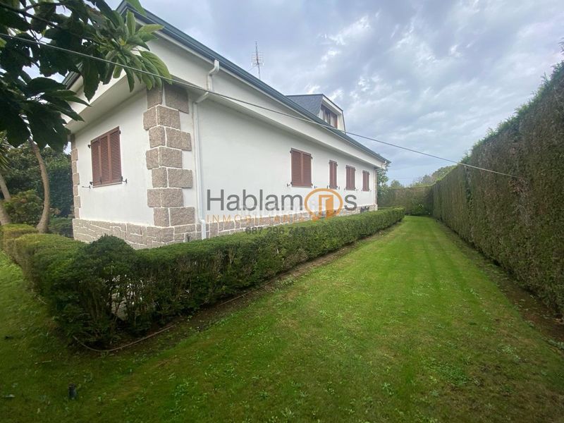 Foto 5f219c70-f838-40b2-953b-b5100a941c57. House with heating parking in Vilanova de Arousa