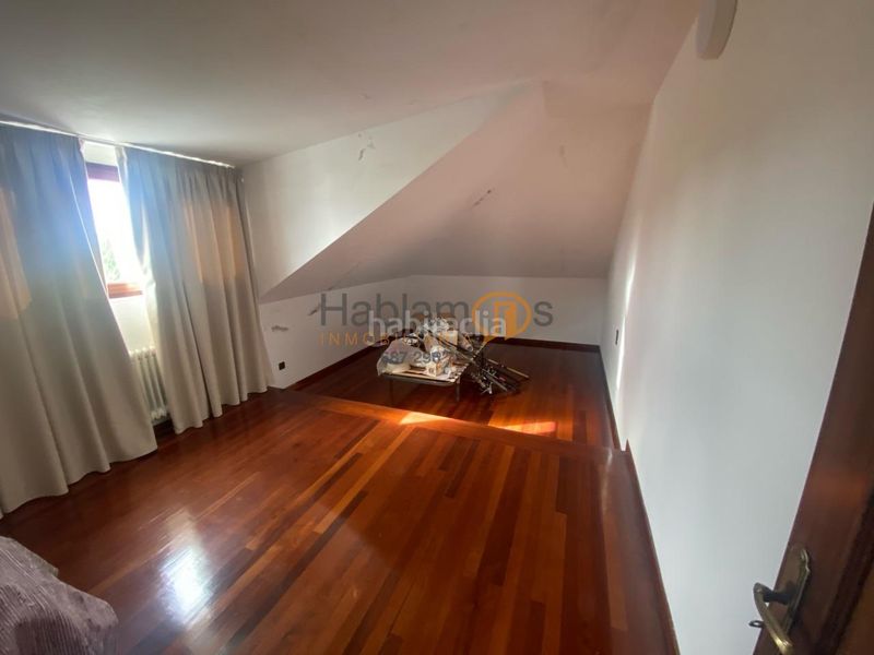 Foto ad38a0f5-9b2c-441a-8d0b-d8a075c73f1d. House with heating parking in Vilanova de Arousa