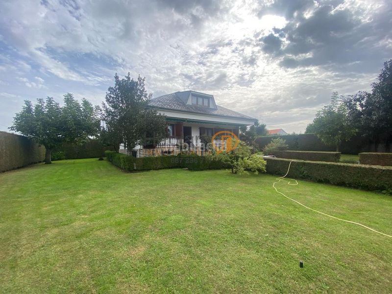 Foto f364c17f-da30-4e16-a50c-6911ac8adf89. House with heating parking in Vilanova de Arousa