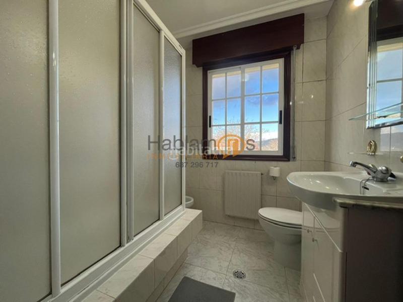 Foto f0fff1b7-7ab2-438a-83b0-87482685ca19. Haus mit heizung parking in Cotobade