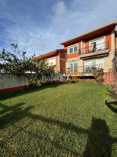 Foto b725581a-3d71-4d89-8935-041b41fdd402. Casa bifamiliare con riscaldamento parcheggio piscina in Sanxenxo