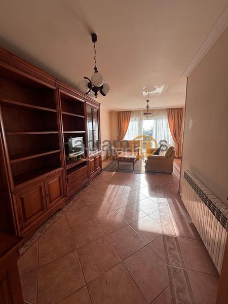 Foto bf92fae9-f28f-4c4a-a22b-e7d2e8abda35. Casa bifamiliare con riscaldamento parcheggio piscina in Sanxenxo