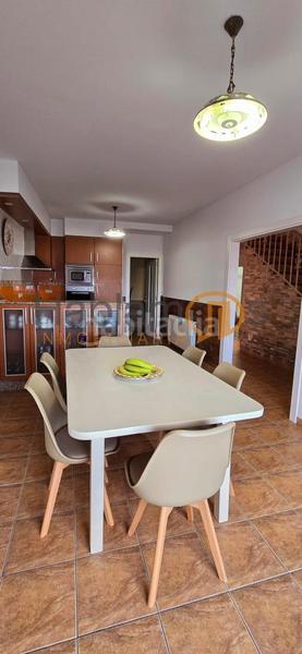 Foto 97aa42c0-912f-45ff-9277-0be4f8ba74d8. Casa con riscaldamento parcheggio in Illa de Arousa (A)