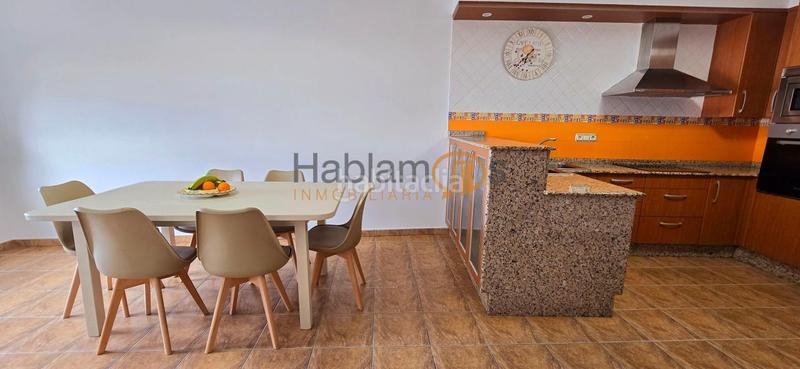 Foto b173880b-80e0-4ee2-bb23-44d74700ed3b. Casa con riscaldamento parcheggio in Illa de Arousa (A)