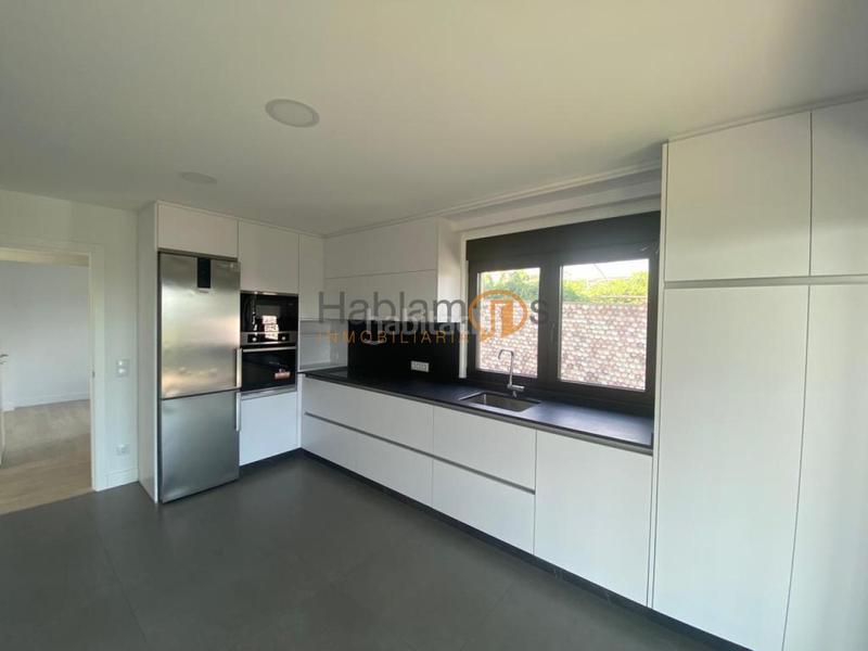 Foto 01d46b1a-447a-44c9-b3c7-5502f597d3ba. Chalet con riscaldamento parcheggio in Cambados