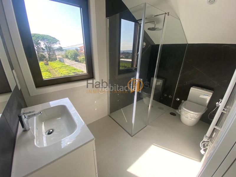 Foto 10658551-e4b5-48f0-bdcb-2e5051c076e6. Chalet con riscaldamento parcheggio in Cambados