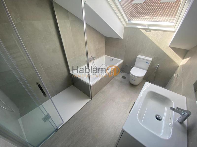 Foto 2fa8afc6-2947-4557-a569-030a190af9db. Chalet con riscaldamento parcheggio in Cambados