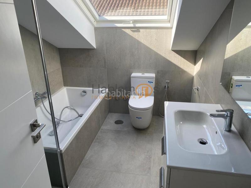 Foto f97907b8-dcb8-4321-b145-9064fd160497. Chalet con riscaldamento parcheggio in Cambados