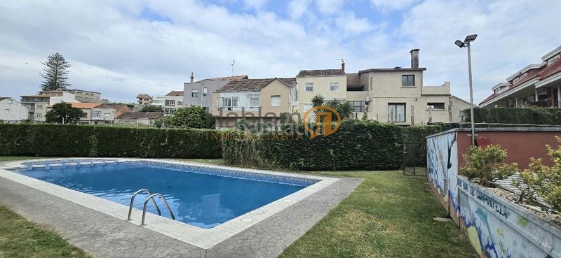 Foto 5cc8d187-447b-4870-96ea-4b5aa845a92c. Pis amb calefacció aparcament piscina a O Carril Vilagarcía de Arousa