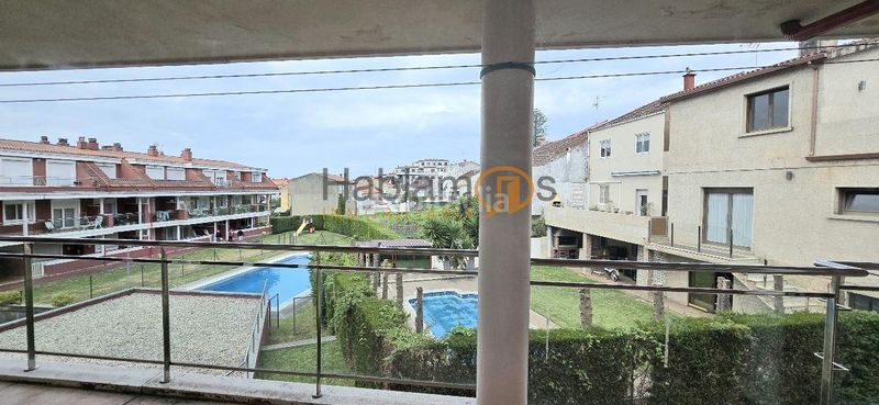 Foto bee6032d-e9fe-4540-8b2d-8979ce5a58f6. Pis amb calefacció aparcament piscina a O Carril Vilagarcía de Arousa