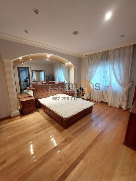 Foto 24daec97-4054-4389-9556-cb565de32201. House with heating parking in Vilanova de Arousa