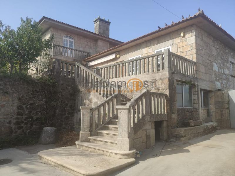 Foto 37dd59a9-6ed2-4663-a4c4-fc94eadcd05e. House with heating parking in Vilanova de Arousa