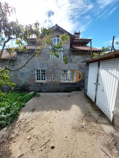 Foto 3bcc7b96-150f-41a4-be4c-e2508e51c7a9. House with heating parking in Vilanova de Arousa