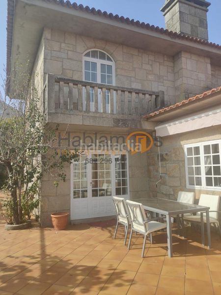 Foto 84ae9a50-c108-4f12-8f47-d565bc3c9e18. House with heating parking in Vilanova de Arousa