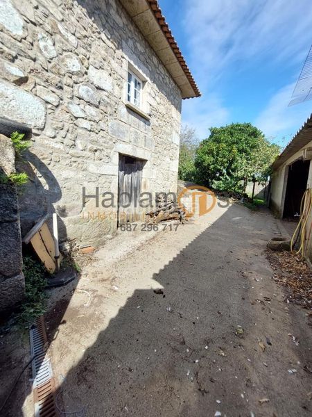 Foto a509b521-65a9-4efd-81cb-1d7bb266e36a. House with heating parking in Vilanova de Arousa