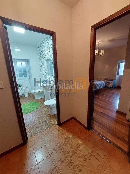 Foto b3b43d15-9977-482a-ade6-9245e32f1adf. House with heating parking in Vilanova de Arousa