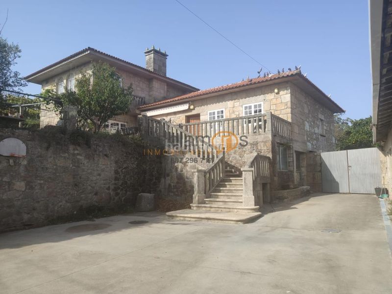 Foto d2f245d1-d71a-4c8d-8973-f0b8a3036b34. House with heating parking in Vilanova de Arousa