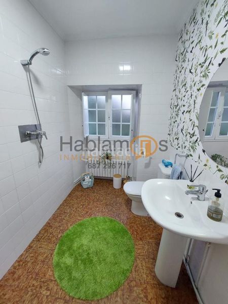 Foto e876438a-7aae-4dd0-a617-433e1fc428c7. House with heating parking in Vilanova de Arousa