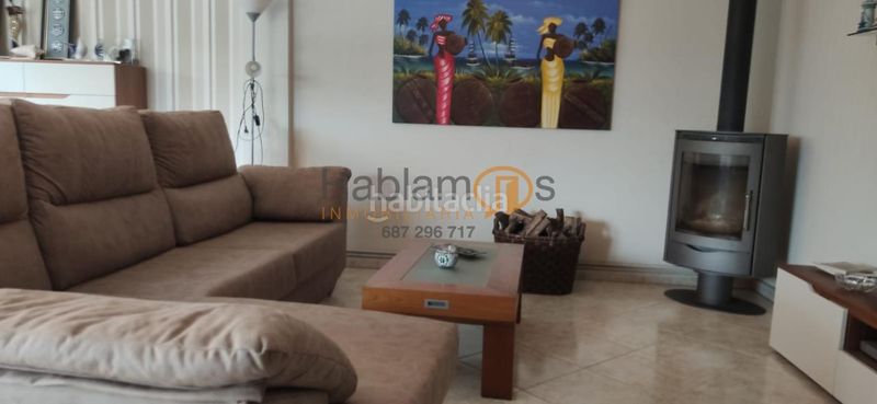 Foto eba1fd6b-7ccd-4837-b8ae-a7d65370c2e3. House with heating parking in Vilanova de Arousa