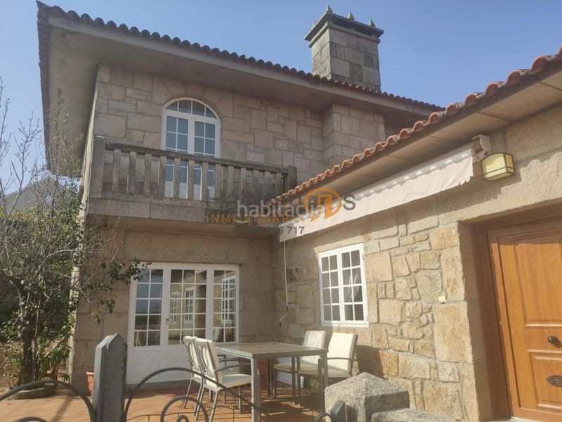 Foto f805e72c-78f3-41ff-887f-1462824a64ba. House with heating parking in Vilanova de Arousa
