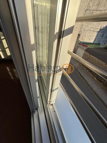 Foto f7ee8eac-8076-43e8-895f-1e939f057d8f. Flat with heating parking in Poio