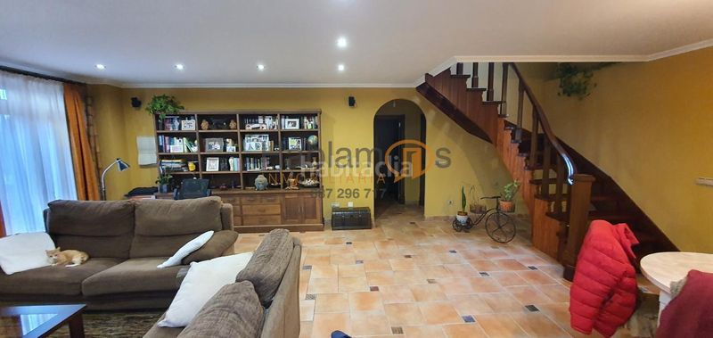 Foto ce322127-935d-446d-94cc-ed0348950d0b. Chalet with heating parking pool in Vilanova de Arousa