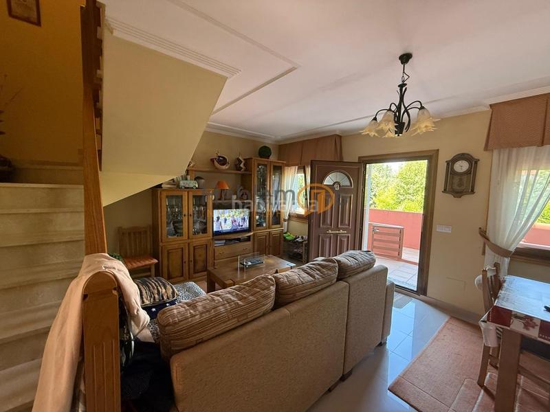 Foto fa2fcb93-622b-48d4-8a39-b92ca58fb542. Casa pareada en Noalla Sanxenxo