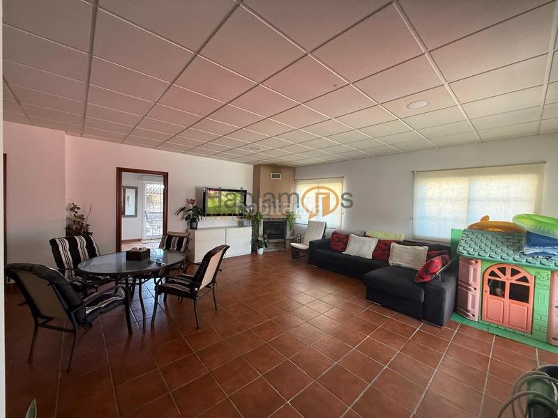 Foto 25eb85d7-eeb2-42a0-a2db-6063e8b49b8a. Maison avec chauffage parking dans Cambados