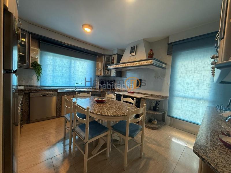 Foto 83cbf7fc-601e-4e39-ae42-bd50f2578a3c. Maison avec chauffage parking dans Cambados