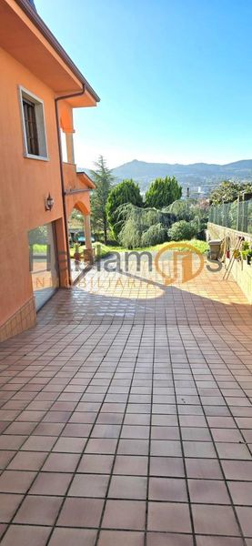 Foto 04e218fa-f609-47c2-9209-3809313fa4c8. Xalet amb calefacció aparcament piscina a Vilagarcía Vilagarcía de Arousa