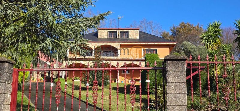 Foto 14871aa3-b9f0-4399-a17c-5924162dd8ac. Xalet amb calefacció aparcament piscina a Vilagarcía Vilagarcía de Arousa