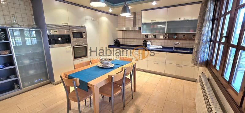 Foto 4c58301b-0f74-4a4b-8388-ec0bf08368ad. Xalet amb calefacció aparcament piscina a Vilagarcía Vilagarcía de Arousa