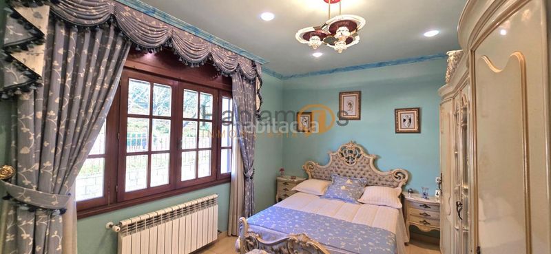 Foto 4cc4b333-b777-42a4-bea9-e80e75d35cd6. Xalet amb calefacció aparcament piscina a Vilagarcía Vilagarcía de Arousa