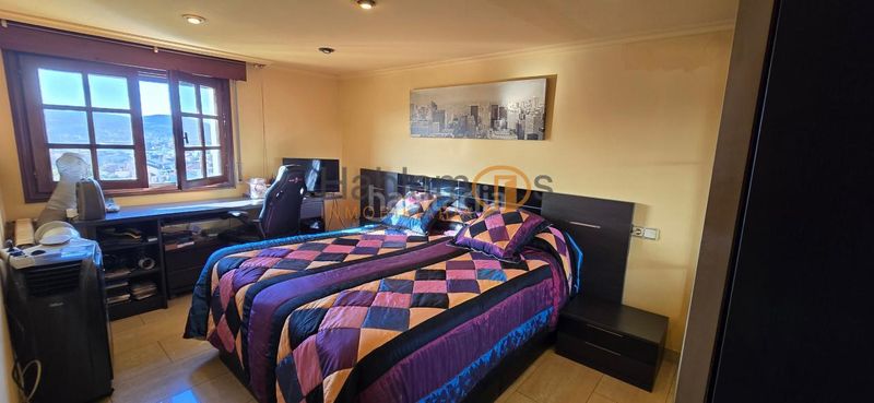 Foto 5509898b-ff19-45c8-9f0e-2545868b8c7a. Xalet amb calefacció aparcament piscina a Vilagarcía Vilagarcía de Arousa