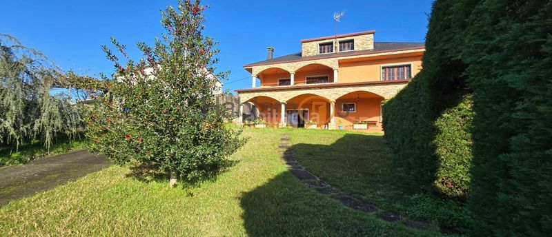 Foto 75d597ee-c24d-4ab9-a60b-9a82f1a34186. Xalet amb calefacció aparcament piscina a Vilagarcía Vilagarcía de Arousa