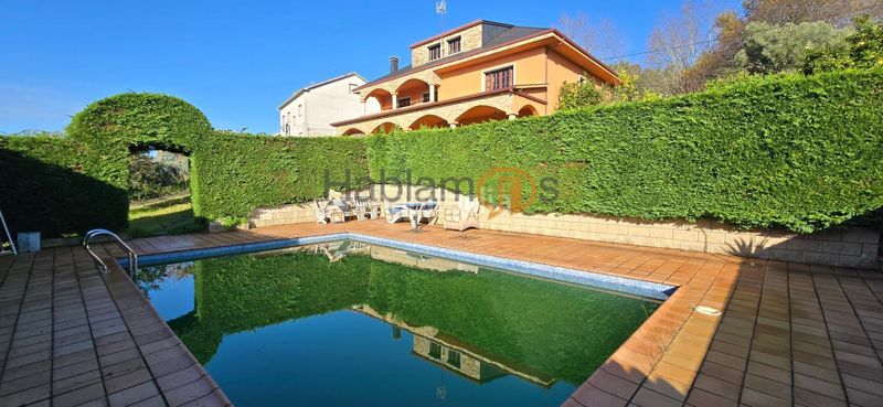 Foto e6e1efaa-4ed2-4d0e-a894-a58fc3be3e1a. Xalet amb calefacció aparcament piscina a Vilagarcía Vilagarcía de Arousa