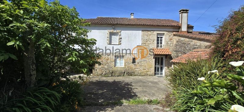 Foto 96b70ba7-b36b-4e8e-bca2-d51fc04512c4. Casa amb aparcament a Padrón
