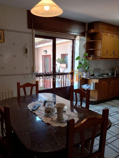 Foto ccea6225-09de-44b8-9321-53e386d6a411. Chalet en Sobrán Vilagarcía de Arousa