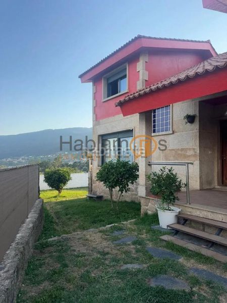 Foto 5146d98c-99f9-4fc5-b5fb-cfb6dbbc119c. Chalet en Vilaboa