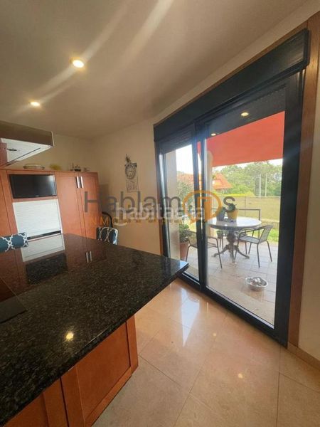 Foto bc6ca104-7390-4b80-acfd-df920d75ffbf. Chalet en Vilaboa