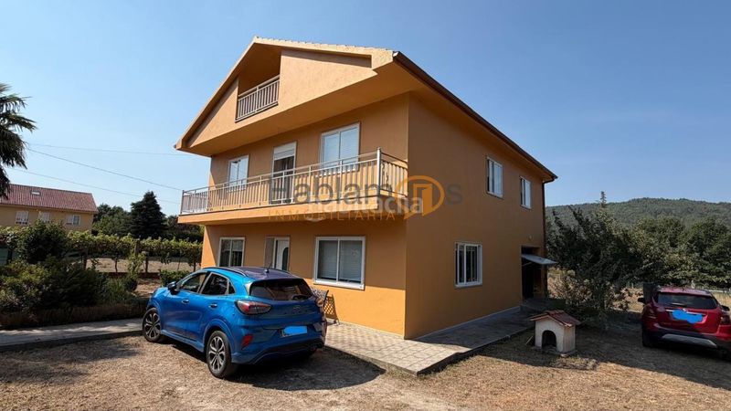 Foto a0e4ace7-891d-4cdd-82a2-57ebb8087dfc. Casa amb calefacció aparcament a Teo