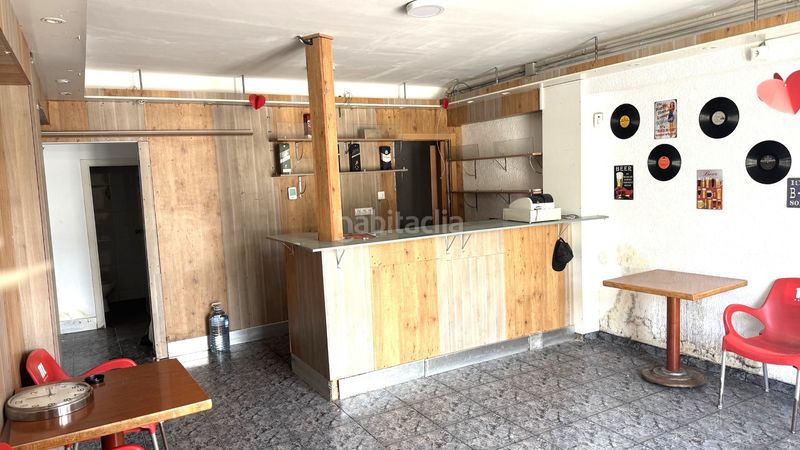Foto b5a97cbe-ff54-45eb-b201-89c3e4286b48. Local comercial a Sant Ildefons Cornellà de Llobregat