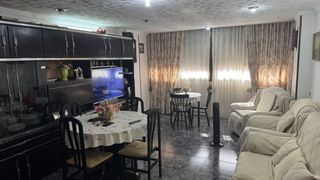 Pis a Sant Ildefons. Vivienda de 87m2 con salón de 30m2, 3 habitaciones y ascensor