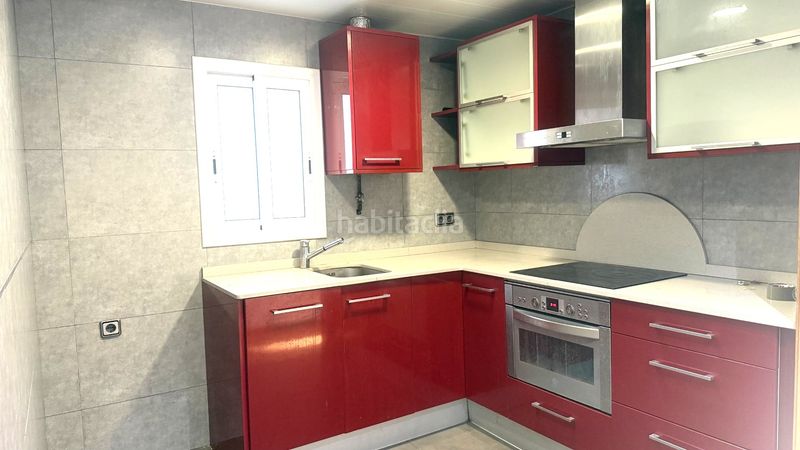 Foto 49cb91cd-8872-44e3-b559-a5bd6e07016e. Pis amb aparcament a La Gavarra Cornellà de Llobregat