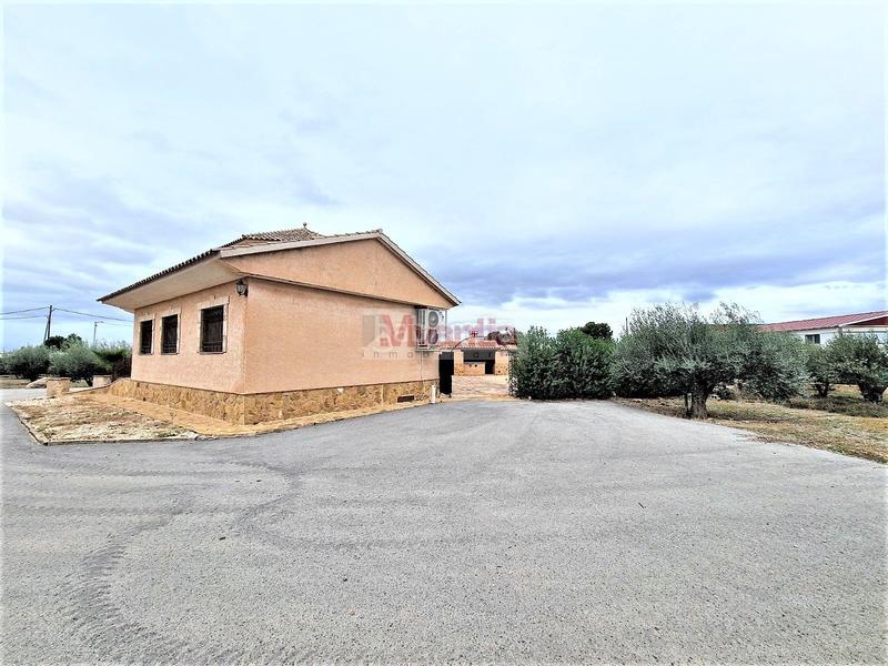 Foto b851d746-8894-421e-8172-d24abdeedc01. Chalet with parking pool in Aguaderas Lorca